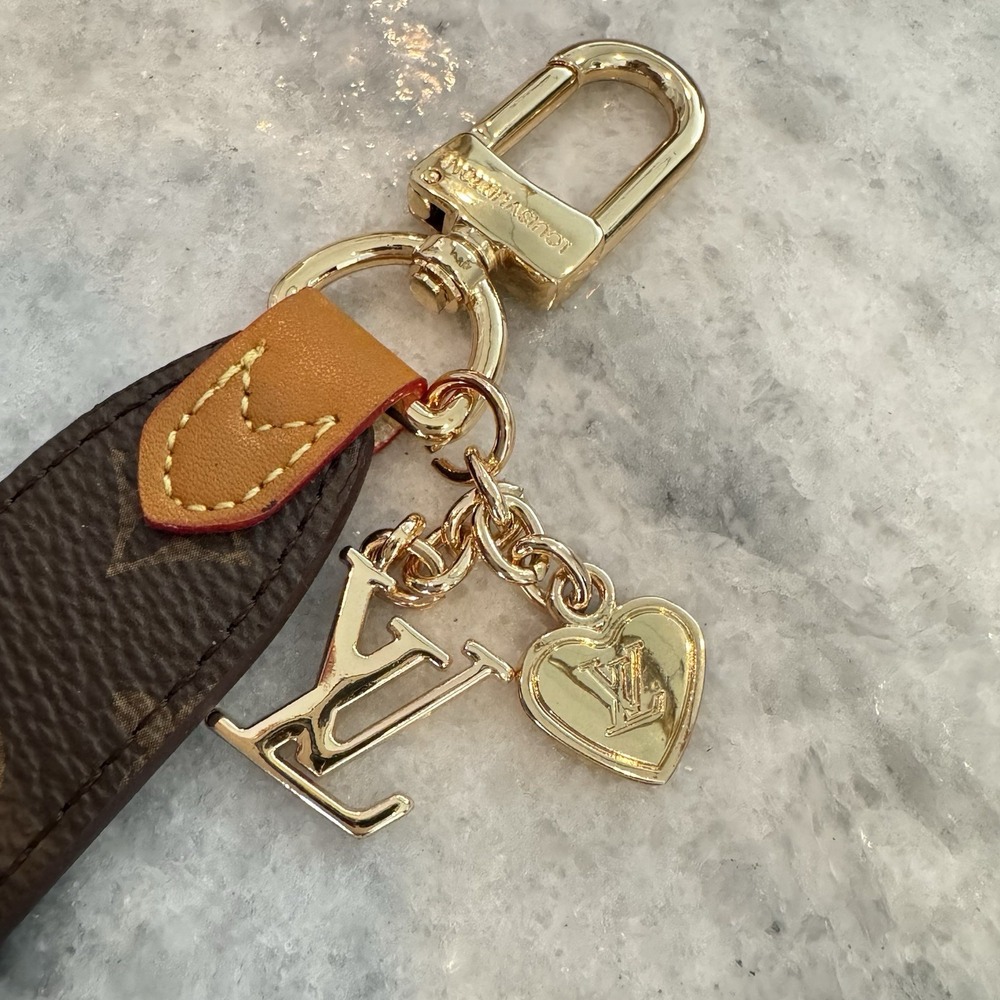 Louis Vuitton Monogram Key Chain LV Initials Heart Charm Gold Hardware - Picture 4 of 8